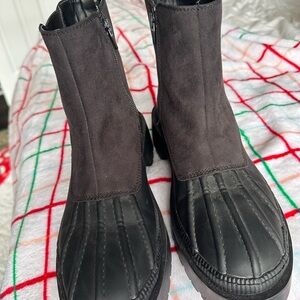 Universal Thread Black Ankle Boots